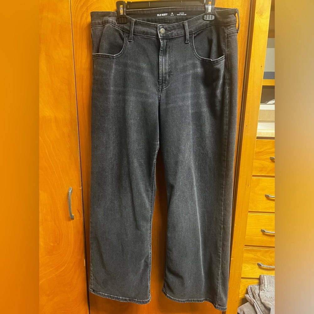 Old Navy Women's Black High Rise Wide Leg Petite Jeans
